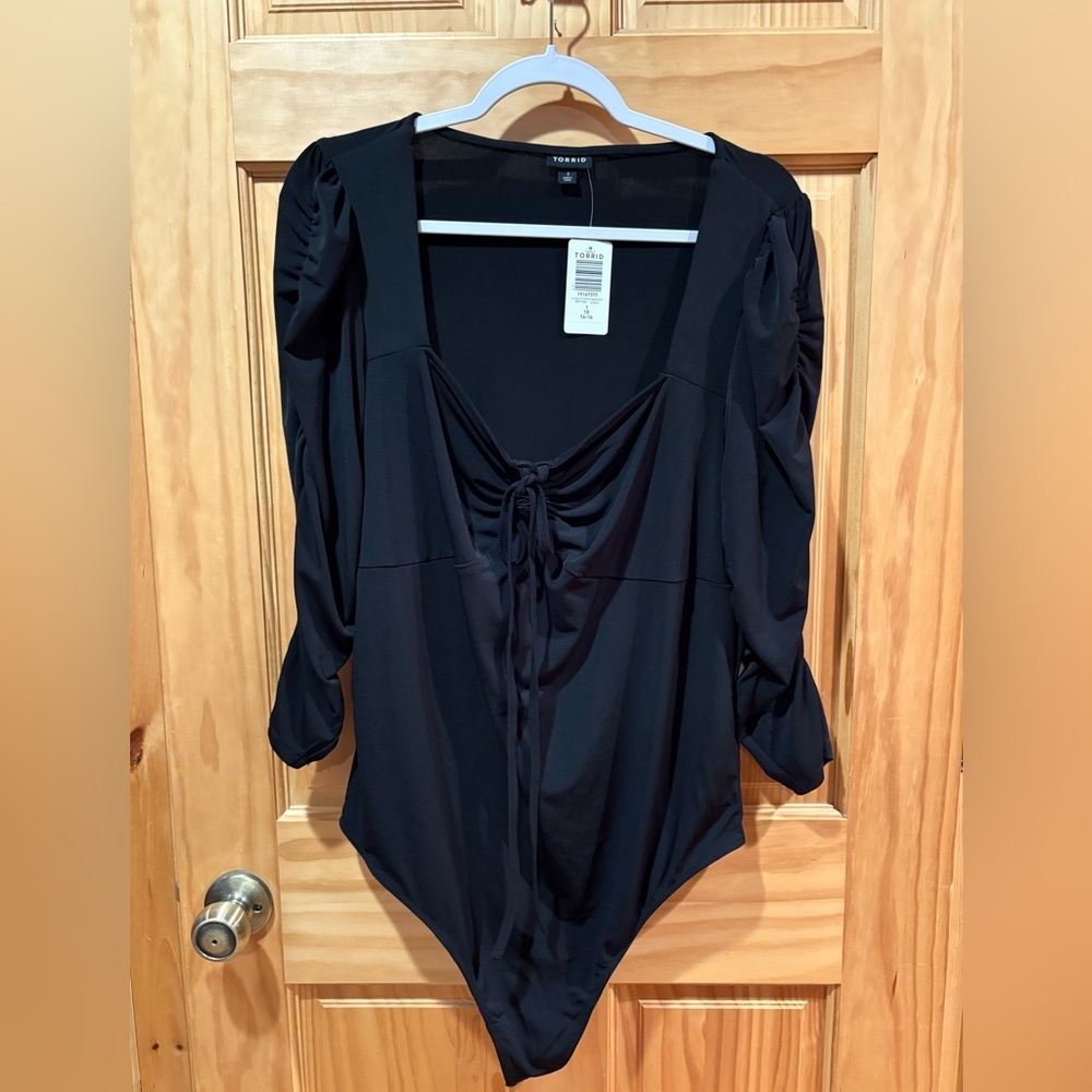 Torrid Studio Knit Ruched Front Halter Tie Puff Sleeve Bodysuit size 1X NWT